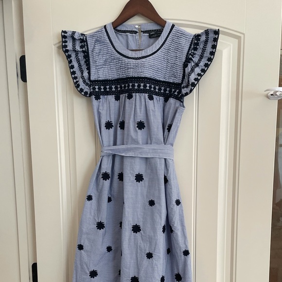 Zara eyelet flutter sleeve dress - Picture 2 of 4